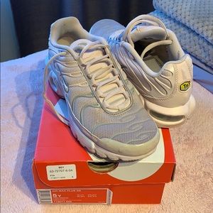 NIKE AIR MAX PLUS GS- 5Y